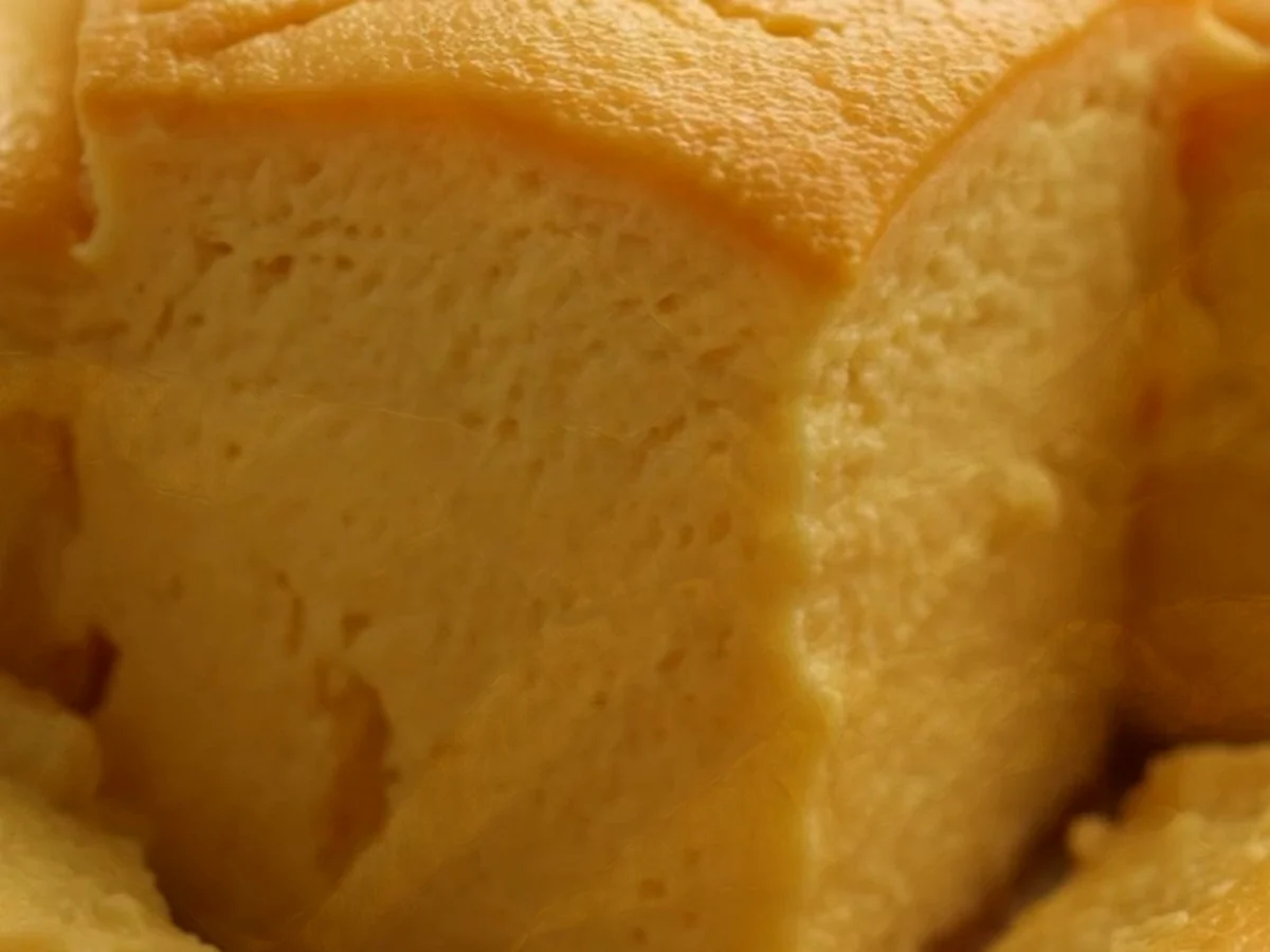 Cremiger Bananen-Frischkäsekuchen aus dem Ofen