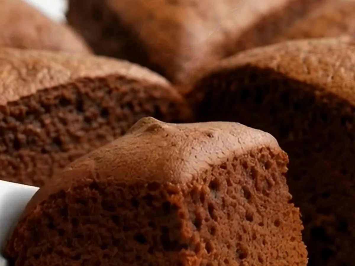 Schokoladiger Honig-Bananen Kuchen aus dem Ofen