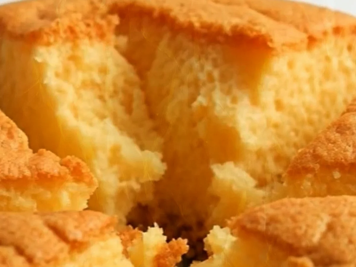 Zarte Honigkruste auf Bananen-Erdnussbutter-Kuchen